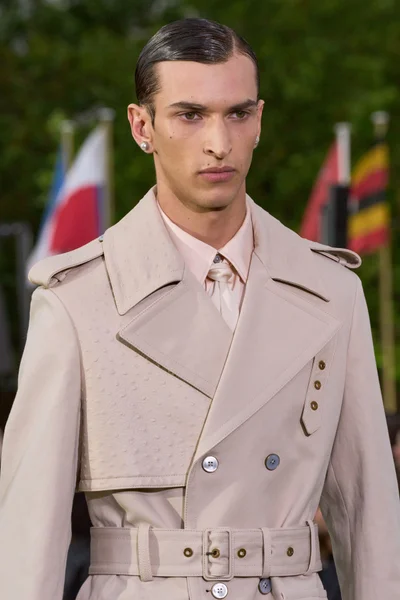 Look 179